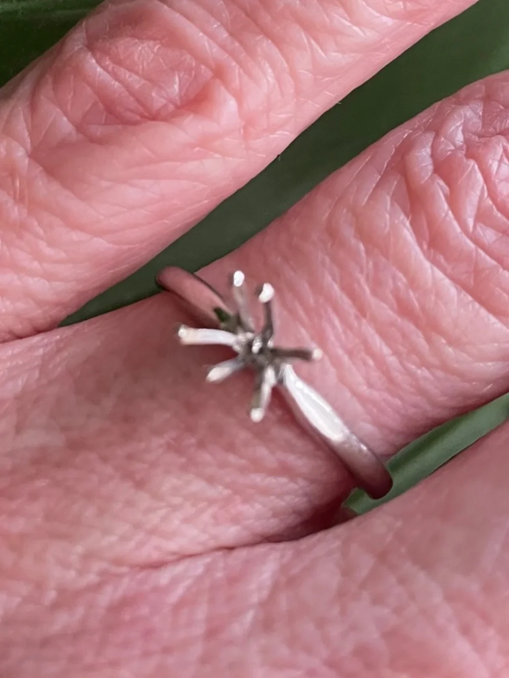 White Gold 6-prong Solitaire Ring Setting / Ring Blank, Size 5.5 - Picture 2 of 9